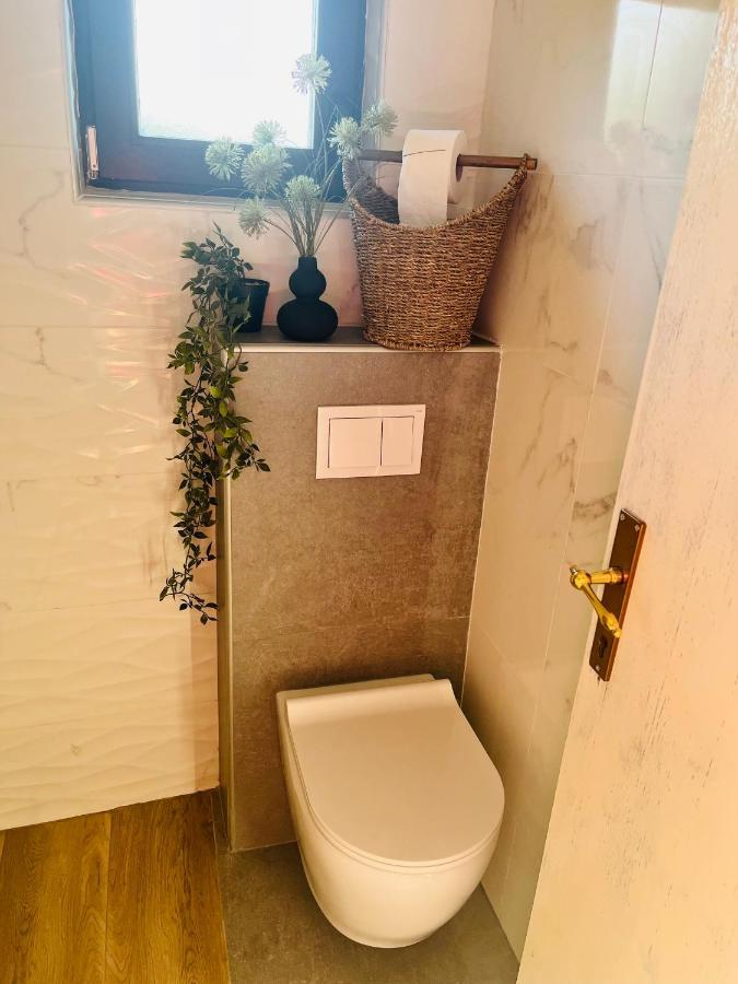 Kuca Za Odmor Malia: Retreat With Attraction Perks Apartment